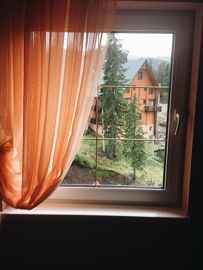 Hotel Crocus Dragobrat Esterno foto